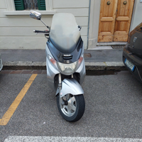 Suzuki Burgman 250 AN