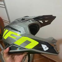 Vendo per inutilizzo casco cross nuovo