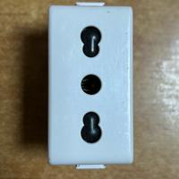 Presa bipasso Bticino Matix AM5180