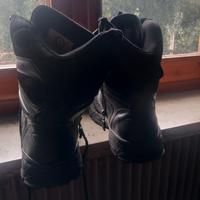 scarponi militari neri