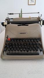 macchina da scrivere Olivetti