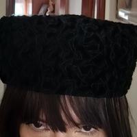 Cappello di pelliccia Papakha Kubanka in Astrakan 