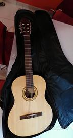 Chitarra classica con accordatore