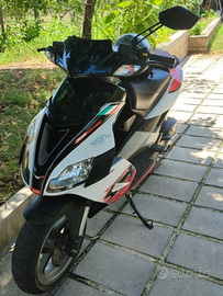 Aprilia SR 50 (70)