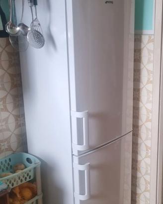 Frigorifero Smeg Combinato – Ampio e Spazioso