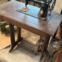 Mobile macchina da cucire vintage