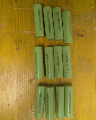 12 batterie 18650 2600 mAh usate