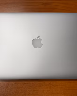 MacBook Pro 15" Retina (Mid 2015) i7 / 16GB / 512G