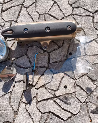 Lotto Ricambi Piaggio Beverly 500 Marmitta Faro