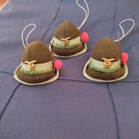 ciondolo cappello alpino in tessuto