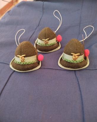 3 ciondoli cappello alpino in tessuto