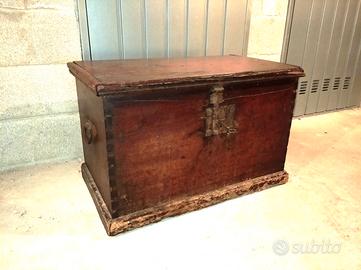 Baule dell'ottocento in legno massello cassa panca