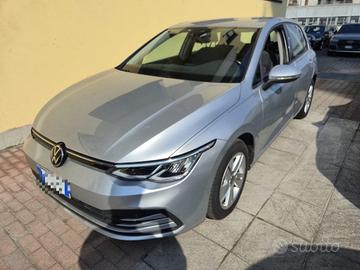 VOLKSWAGEN Golf 1.0 eTSI EVO DSG Life