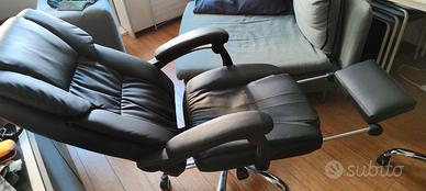 Sedia ufficio con poggiapiedi reclinabile