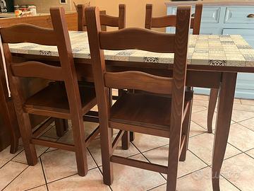 Tavolo con sedie legno massello