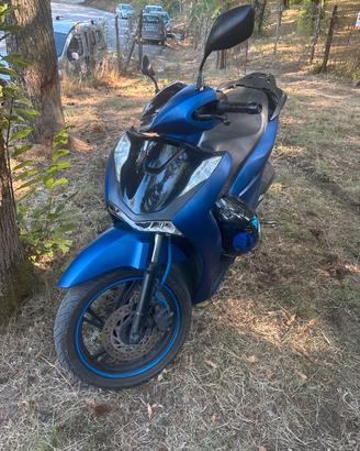 sh 125