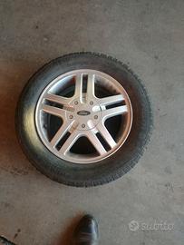 cerchi in lega con gomme invernali  Ford Fusion 
