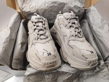 BALENCIAGA  Triple S sneaker