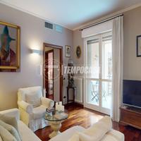 Trilocale con terrazzo loggiato in contesto signor