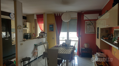 Luminoso e pratico appartamento - NO AGENZIA