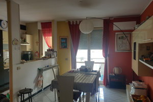 Luminoso e pratico appartamento - NO AGENZIA