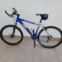 Mountain bike marca Kastle