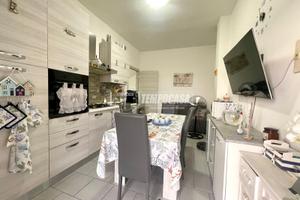 QUADRILOCALE CON BALCONE E CANTINA