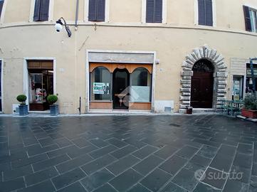 MONOLOCALE A SPOLETO