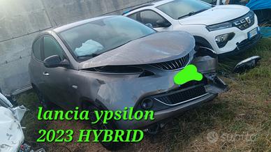 LANCIA YPSILON INCIDENTATA SINISTRATA MONDIALCARS 