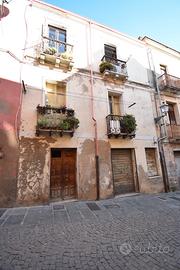 RIBASSO: Appartamento in pieno centro storico