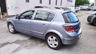 Opel Astra 1.6 benzina