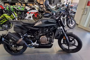 Husqvarna Svartpilen 701