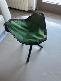 Sgabello campeggio tre piedi verde militare
