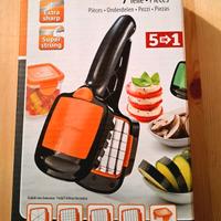 Affetta frutta e verdura .