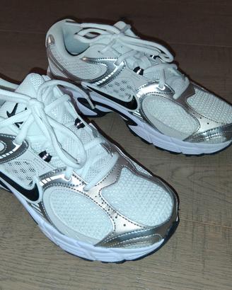 Nike Initiator Bianche e Argento - Taglia 42.5