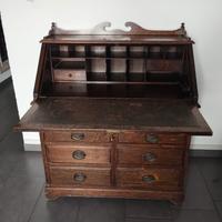 Scrittoio a ribalta del 1700