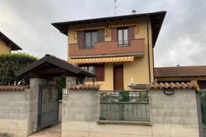 Villa di 180 m² con 4 locali e box auto doppio a M