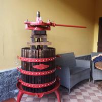 Torchio per uva restaurato