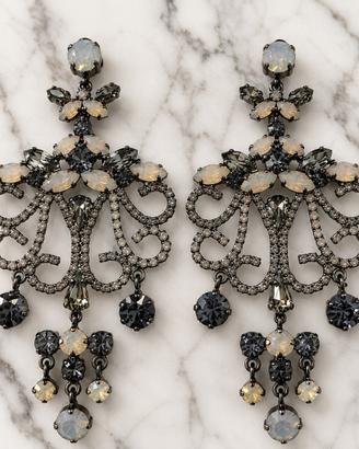 Orecchini chandelier M.K.L. London con cristalli