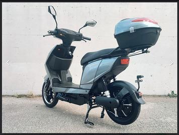 Scooter elettrico 800w