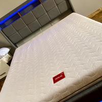 Letto matrimoniale led + materasso