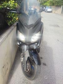 Yamaha X-Max 250