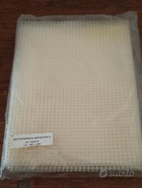 tappeto antiscivolo nuovo 