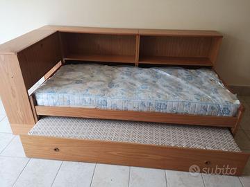 CAMERA IN ABETE COMPLETA DI LETTO E SCRIVANIA