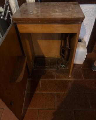 Antica macchina da cucire