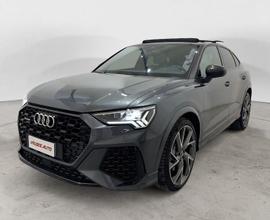 Audi Q3 RS quattro S tronic
