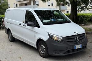 Furgone Mercedes vito