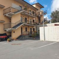 2 vani arredato con 2 p.auto in residence