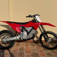 Stark Varg MX 1.0 60 cv 20 ore totali