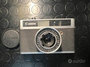 Macchina fotografica vintage anno 60